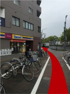 ミニストップがある交差点を左へ曲がるポイント